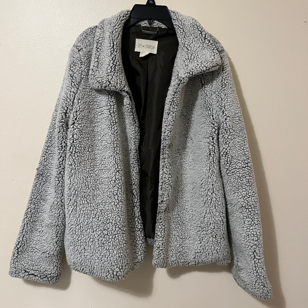 Grey and white Sherpa jacket.